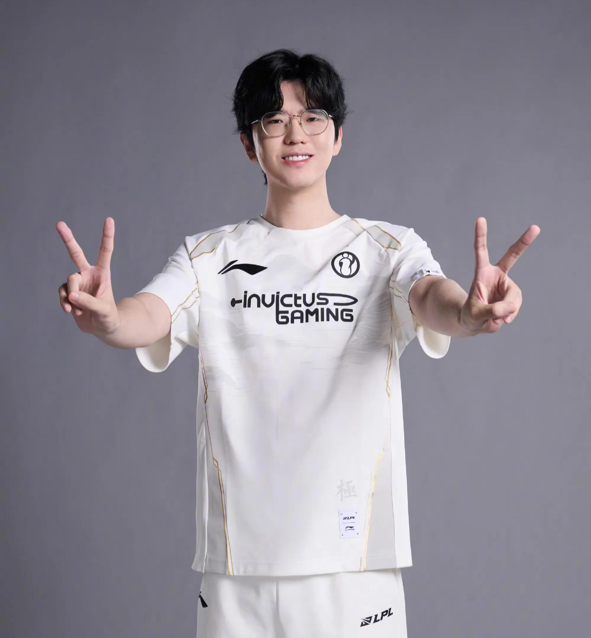 Rookie新星表现优异表现突出，勇士前途光明！